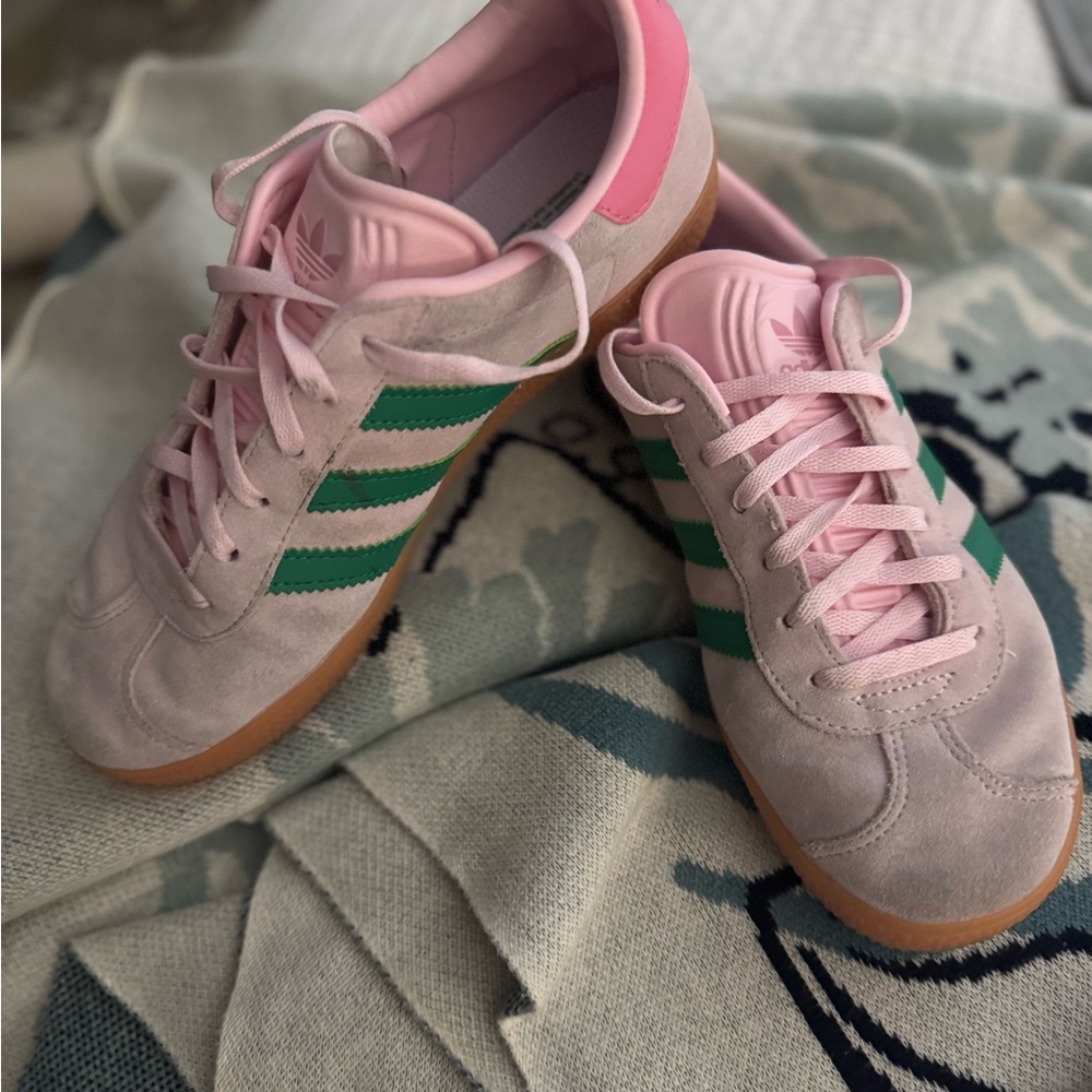 Adidas Women's Pastel Pink and Forest Green Sneakers